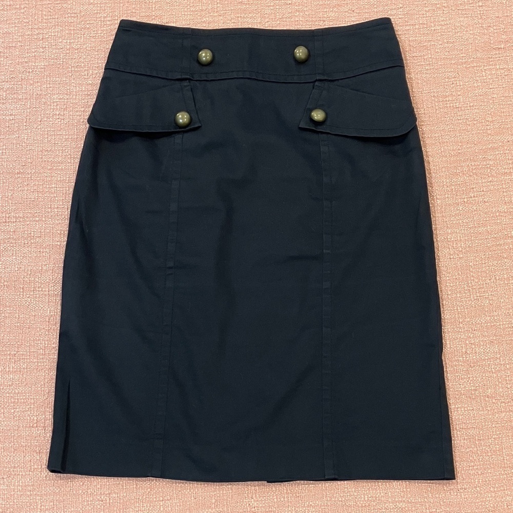 H&M W27 size 4 Black Pencil Skirt with Button Accents